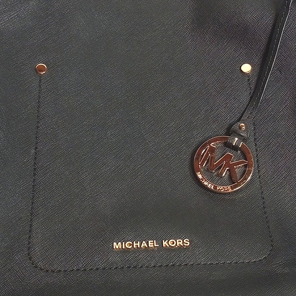 Michael Kors Walsh Shoulder Bag - Picture 7 of 9